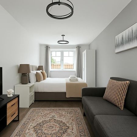 Bright Private Rooms - Peaceful Morden Location 伦敦 外观 照片